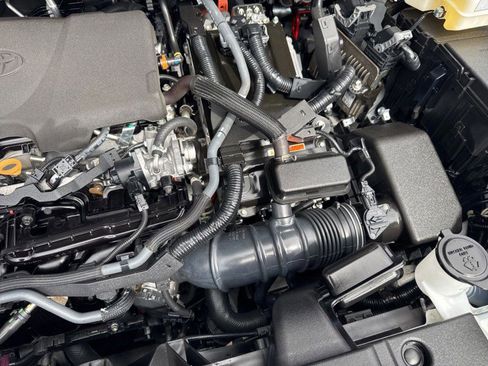 Used 2023 Toyota Sienna LE FWD image 33