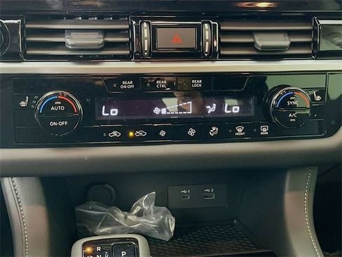 New 2025 Nissan Pathfinder SV image 11