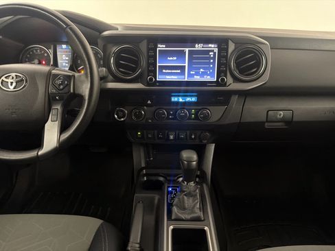 Used 2021 Toyota Tacoma TRD Off-Road w/ Technology Package AWD/4WD image 19