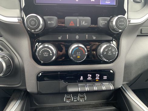 Certified 2025 RAM 1500 Big Horn RWD image 29