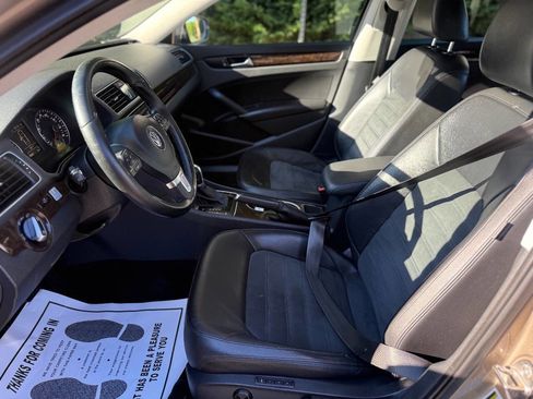 Used 2015 Volkswagen Passat TDI SEL Premium image 22