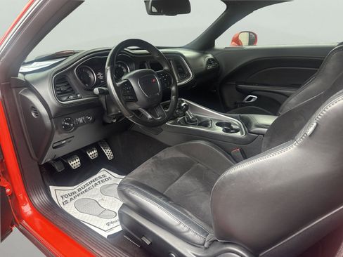 Used 2022 Dodge Challenger R/T w/ Plus Package image 12