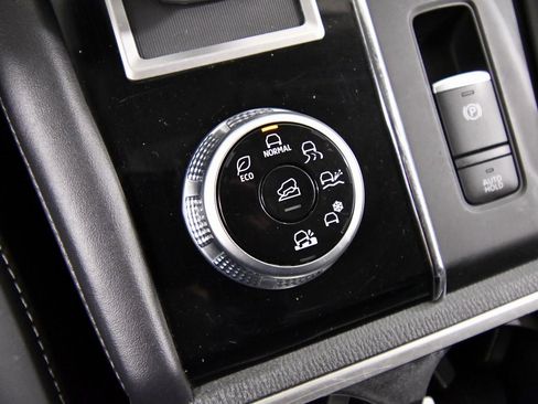 Used 2024 Mitsubishi Outlander SE image 26