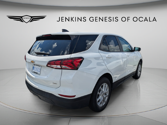 Used 2022 Chevrolet Equinox LS w/ LS Convenience Package AWD/4WD image 2