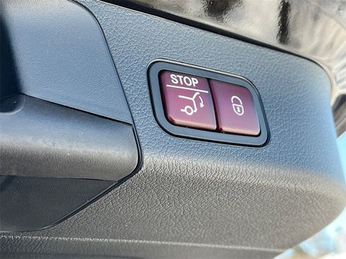 Certified 2025 Mercedes-Benz GLB 250 4MATIC image 19