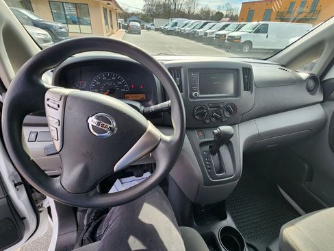 Used 2020 Nissan NV200 S w/ Back Door Glass Package image 11