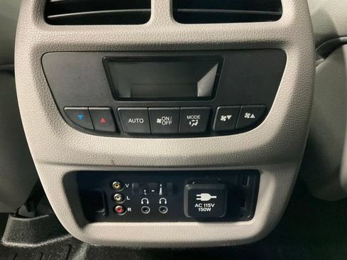 Certified 2017 Honda Pilot Touring image 16