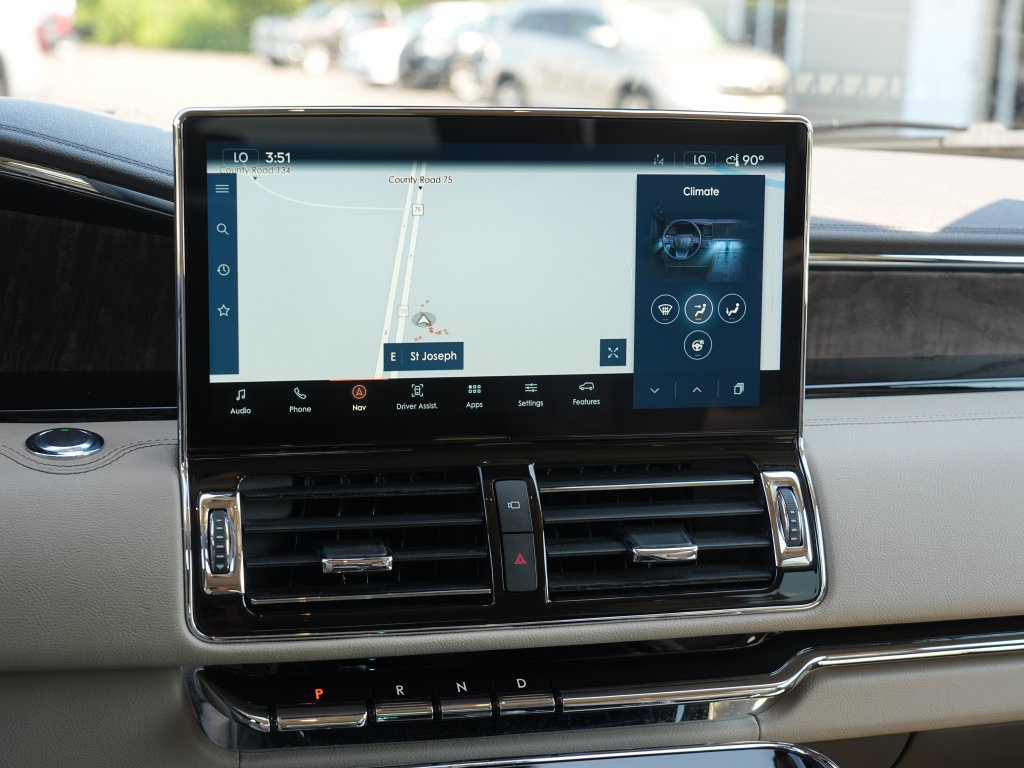 Used 2023 Lincoln Navigator Reserve AWD/4WD image 22