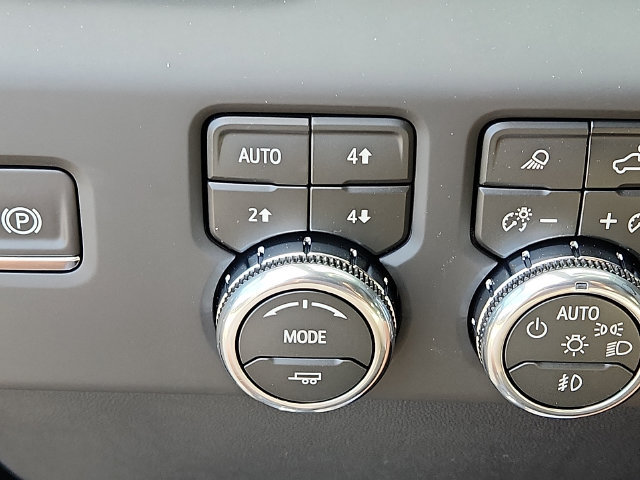 New 2026 GMC Sierra 1500 AT4 w/ Technology Package AWD/4WD image 16