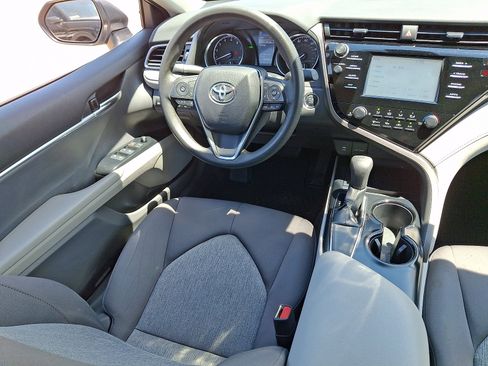 Used 2019 Toyota Camry LE w/ Convenience Package FWD image 14