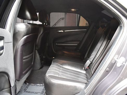 Used 2019 Chrysler 300 S image 39