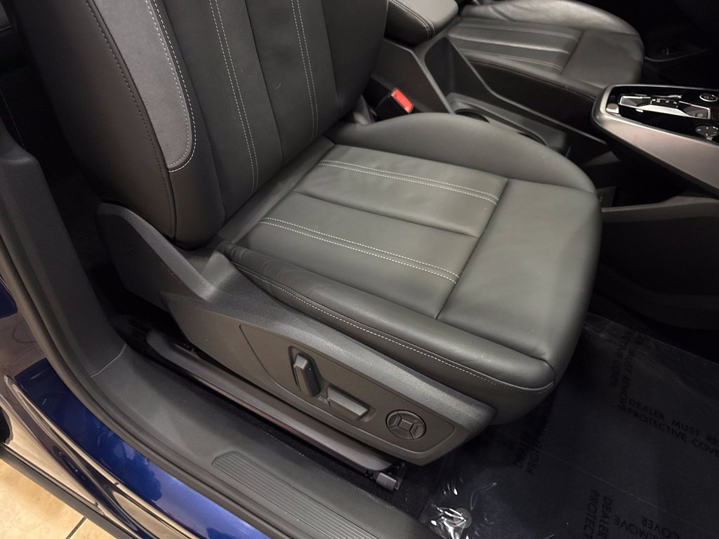 Used 2023 Audi Q4 e-tron Prestige AWD/4WD image 37
