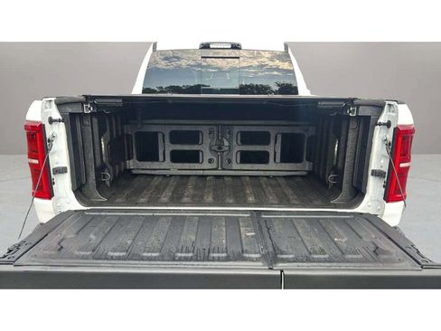 Used 2025 RAM 1500 Limited AWD/4WD image 9