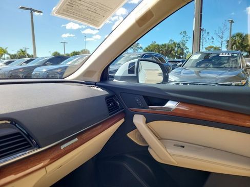 Used 2021 Audi Q5 Prestige w/ Prestige Package image 29