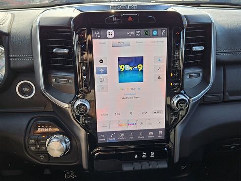 Used 2025 RAM 1500 Laramie image 17