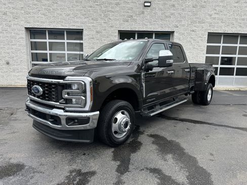 Used 2025 Ford F350 Lariat w/ Chrome Package AWD/4WD image 1