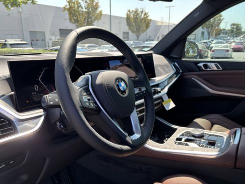 Used 2026 BMW X5 xDrive40i w/ Premium Package image 16