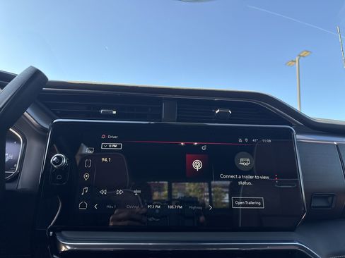 Used 2025 GMC Sierra 2500 Denali Ultimate image 23