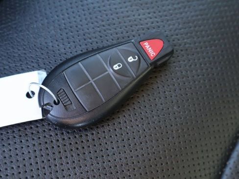 Used 2018 RAM 1500 Laramie image 34