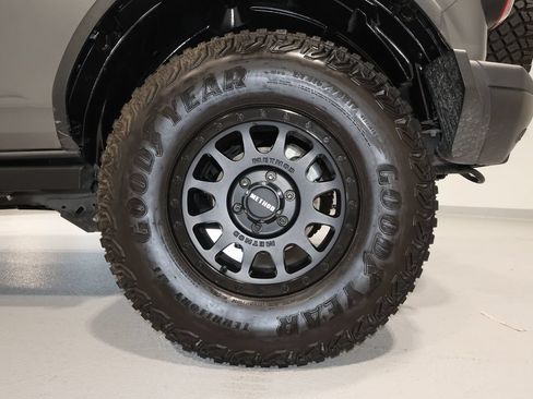 Used 2022 Ford Bronco Badlands w/ Sasquatch Package AWD/4WD image 34