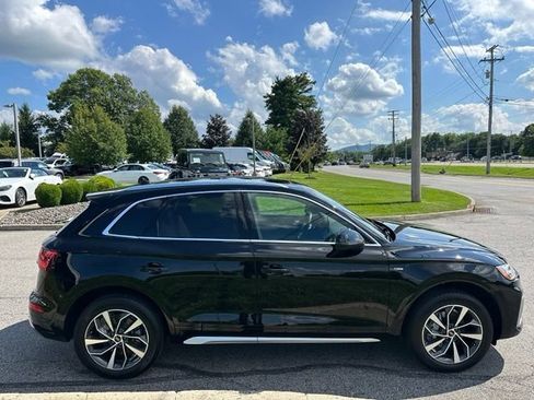 Used 2022 Audi Q5 2.0T Premium Plus w/ Premium Plus Package AWD/4WD image 6