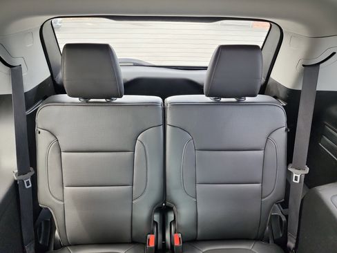 Used 2020 GMC Acadia SLT image 29