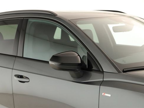 Certified 2025 Audi Q3 2.0T Premium Plus w/ Premium Plus Package image 35