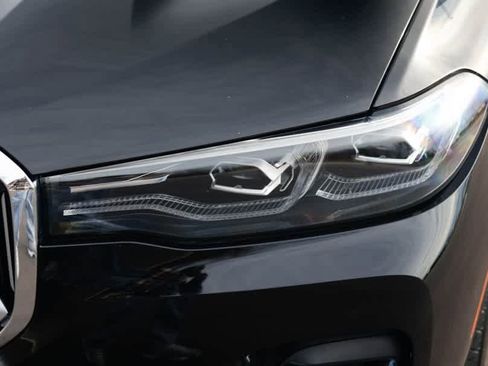 Used 2020 BMW X7 xDrive40i w/ Cold Weather Package image 11
