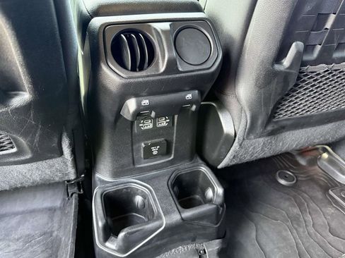 Used 2021 Jeep Gladiator Mojave image 16