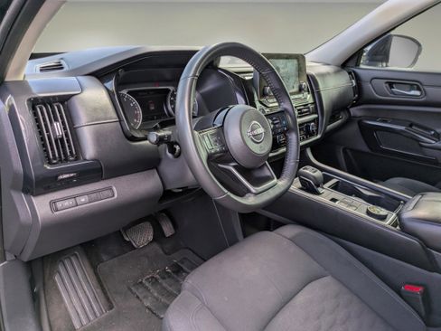 Used 2022 Nissan Pathfinder SV w/ SV Black Package image 19