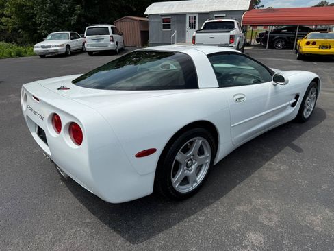 Used 1998 Chevrolet Corvette Coupe RWD image 10