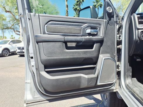 Used 2024 RAM 2500 Laramie w/ Night Edition image 19