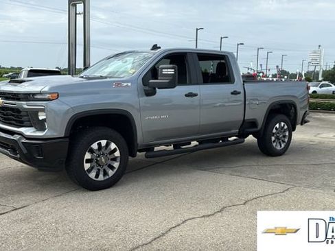 Used 2026 Chevrolet Silverado 2500 Custom w/ Custom Value Package AWD/4WD image 3