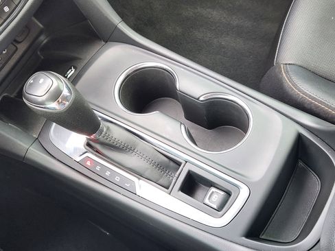 Used 2021 Chevrolet Equinox Premier image 17