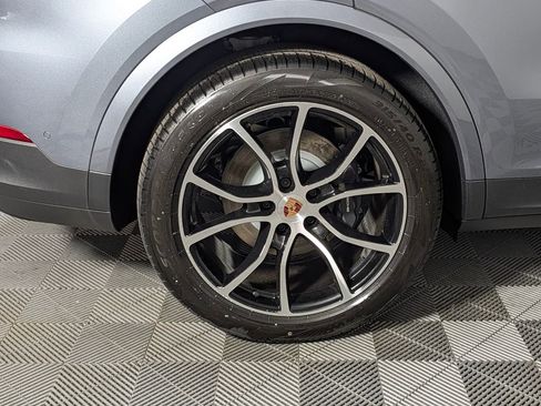 New 2026 Porsche Cayenne Coupe AWD/4WD image 13