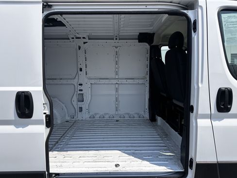 Used 2025 RAM ProMaster 2500 w/ Convenience Group FWD image 19