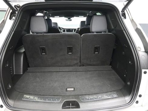 Used 2024 Buick Enclave Premium image 21