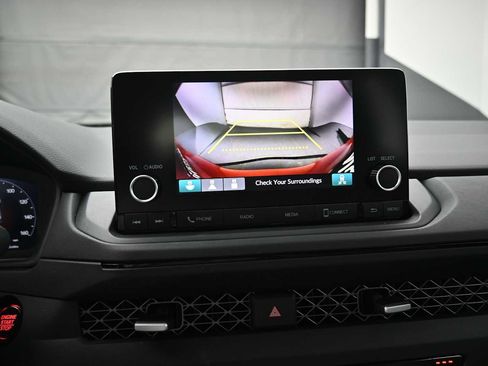 Used 2023 Honda Accord EX image 8