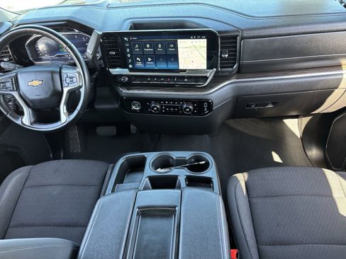 Used 2024 Chevrolet Silverado 1500 LT AWD/4WD image 16