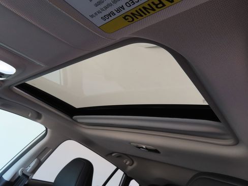 Certified 2025 Subaru Crosstrek 2.5i Limited w/ Crosstrek Mirror Package image 22