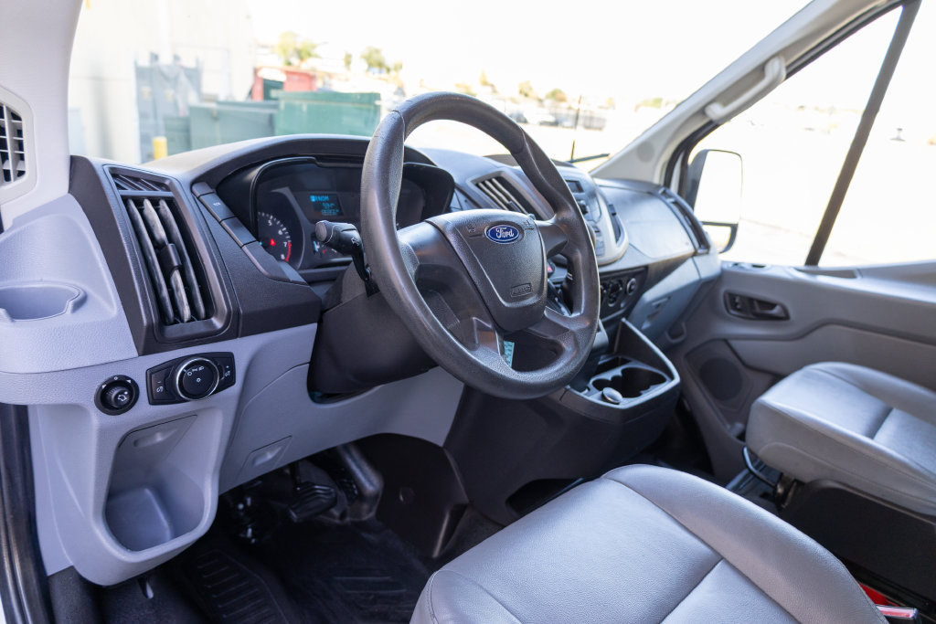 Used 2018 Ford Transit 150 XL RWD image 9