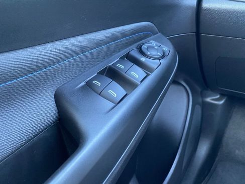 Used 2025 Buick Envista Sport Touring FWD image 29
