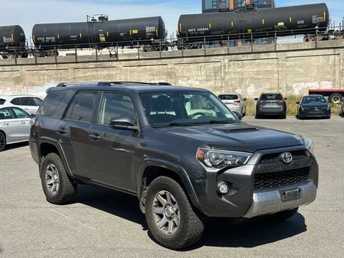 Used 2015 Toyota 4Runner Trail AWD/4WD image 3