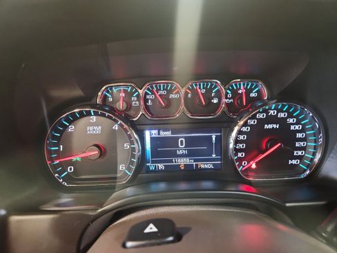 Used 2019 Chevrolet Suburban LT w/ Luxury Package image 16