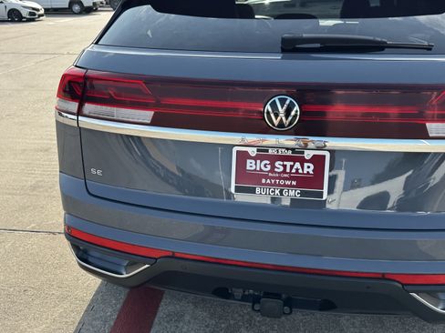 Used 2024 Volkswagen Atlas Cross Sport SE w/ Black Wheel Package FWD image 11