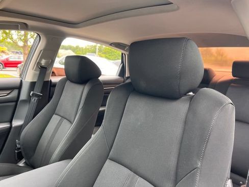Used 2018 Honda Accord EX image 12