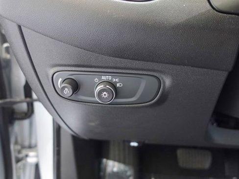 Used 2022 Chevrolet Equinox LT image 13