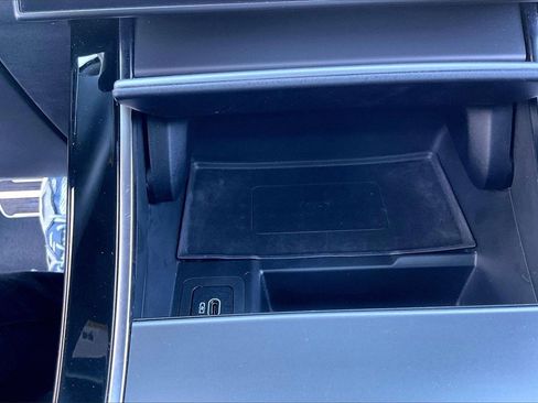 Used 2025 Land Rover Range Rover Velar Dynamic SE image 32