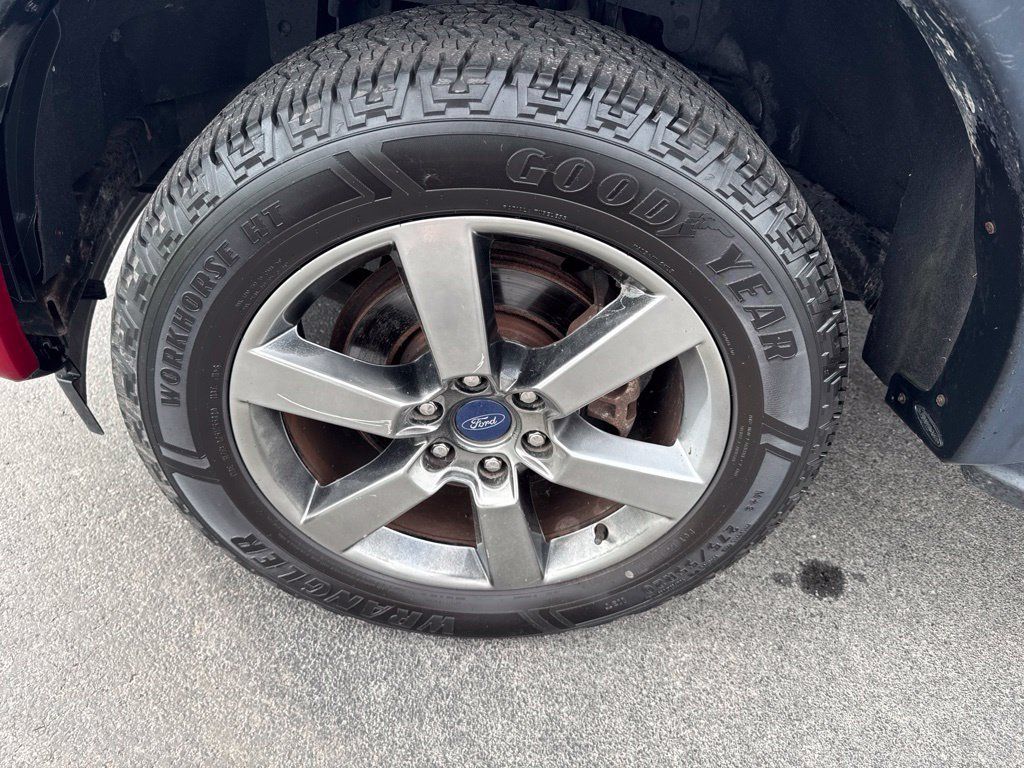 Used 2017 Ford F150 XLT w/ Equipment Group 302A Luxury AWD/4WD image 4