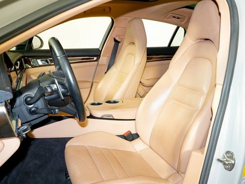 Certified 2023 Porsche Panamera 4 Platinum Edition image 5